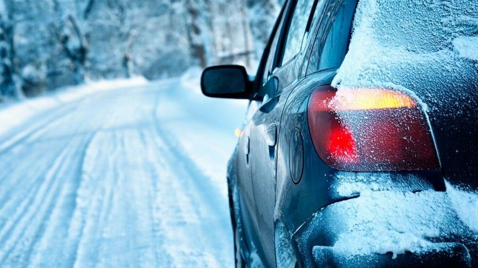 Особенности аренды автомобиля в зимний период: полное руководство